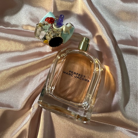 Marc Jacobs PERFECT Eau de Parfum 3.3 fl OZ - Picture 4 of 10